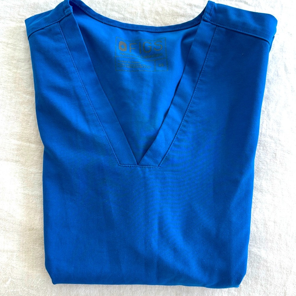 FIGS SIZE XS Scrub top